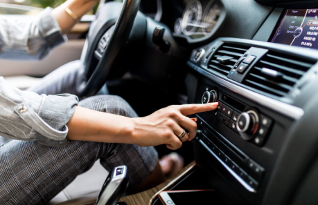 Como funciona um sistema de ar condicionado automóvel?