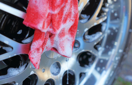 Como limpar as jantes do carro?