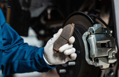 Quando e como deve trocar as pastilhas de travão?