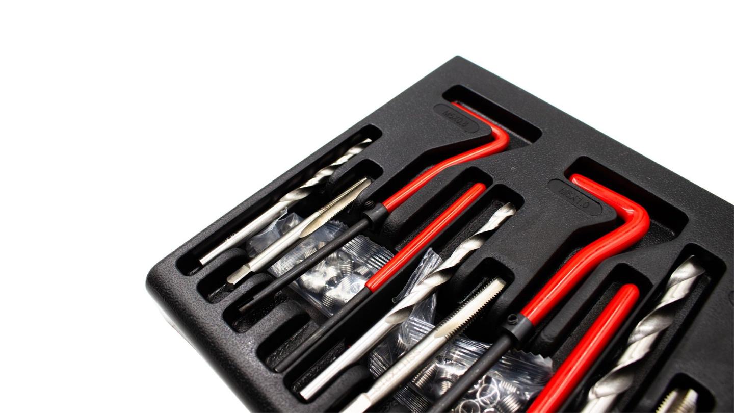 Kit-reparacao-de-roscas-M5-M12-com-131-pecas-4460-Kroftools-_5jpg - Solução Ideal